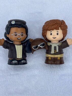 Little People remarkable women - Rosa Parks and Amelia Earhart
